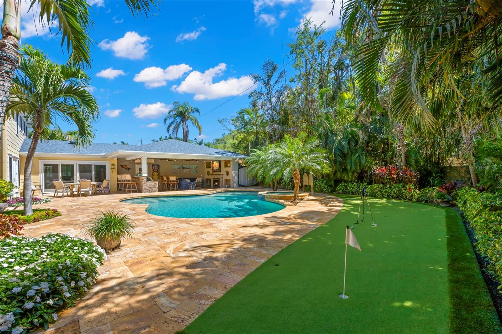 556 21ST AVE NE, ST PETERSBURG, FL, 33704