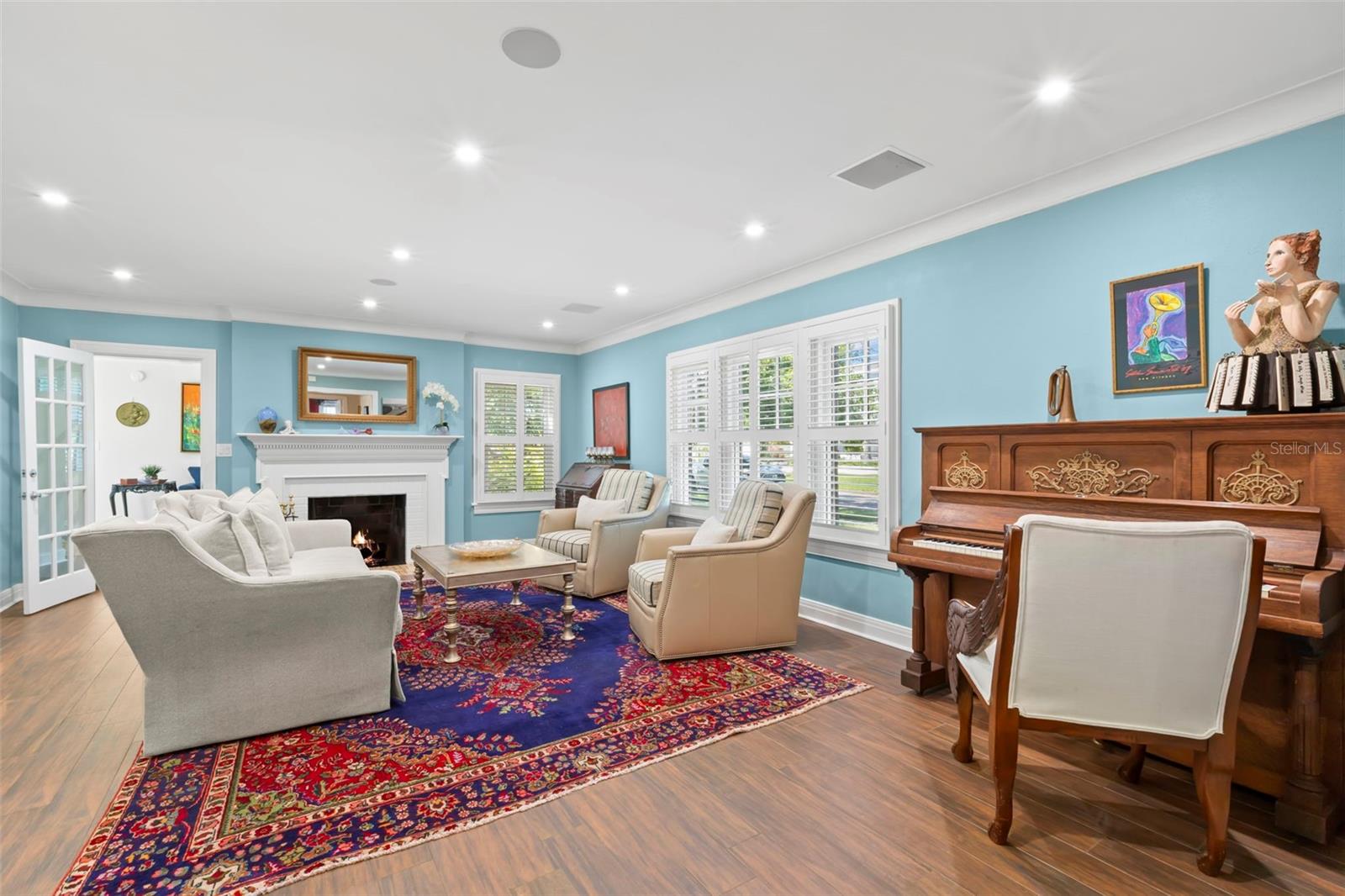 556 21ST AVE NE, ST PETERSBURG, FL, 33704