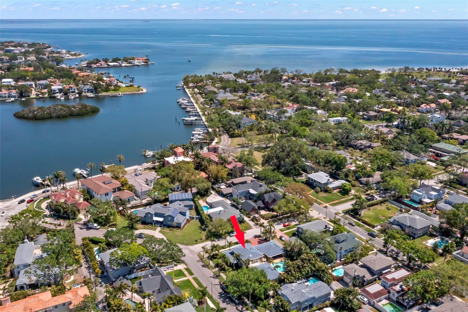 556 21ST AVE NE, ST PETERSBURG, FL, 33704