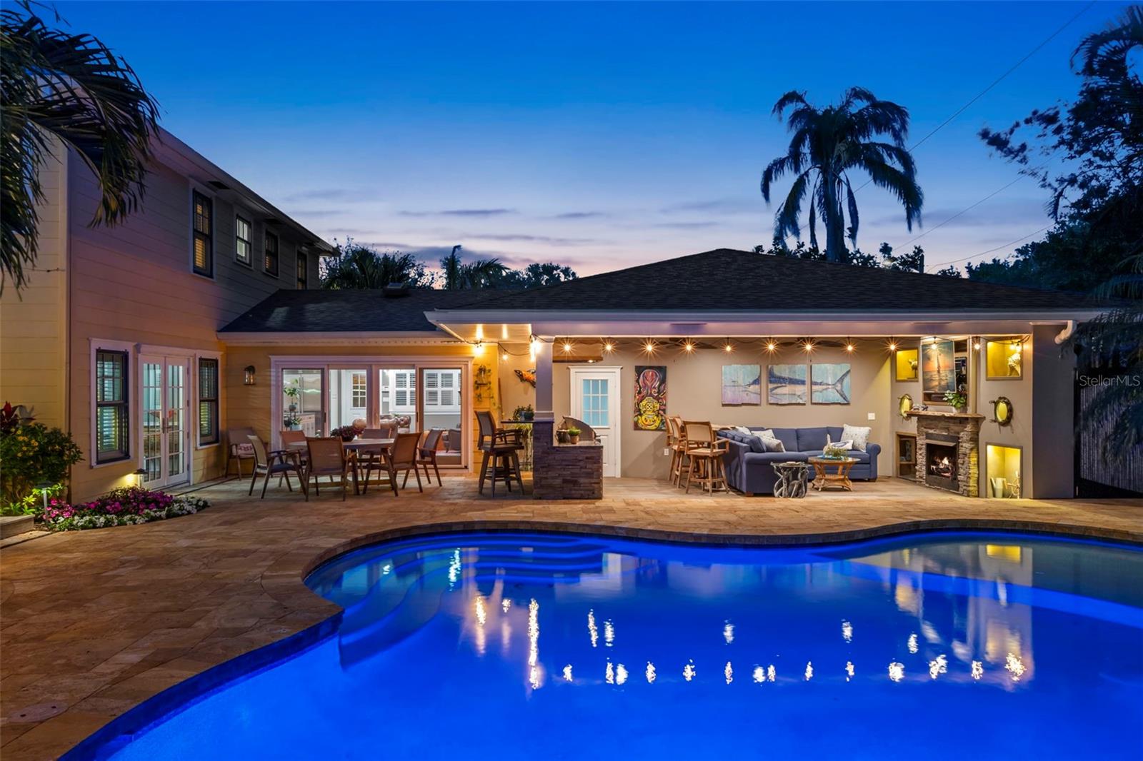 556 21ST AVE NE, ST PETERSBURG, FL, 33704