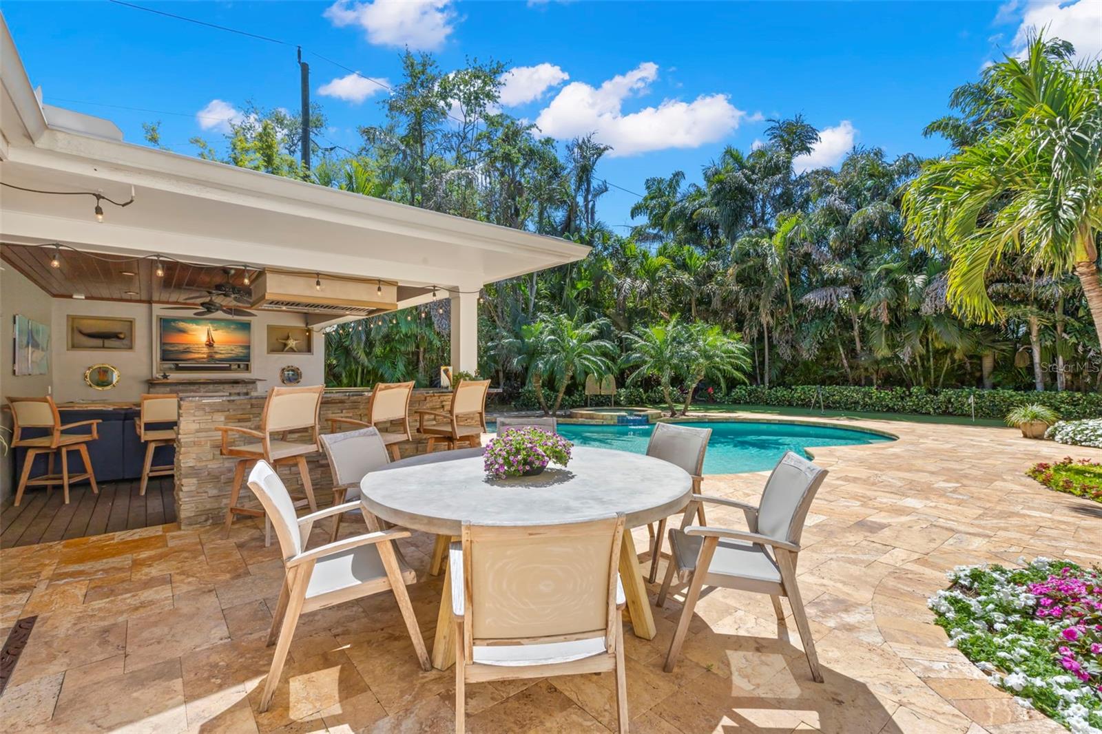 556 21ST AVE NE, ST PETERSBURG, FL, 33704