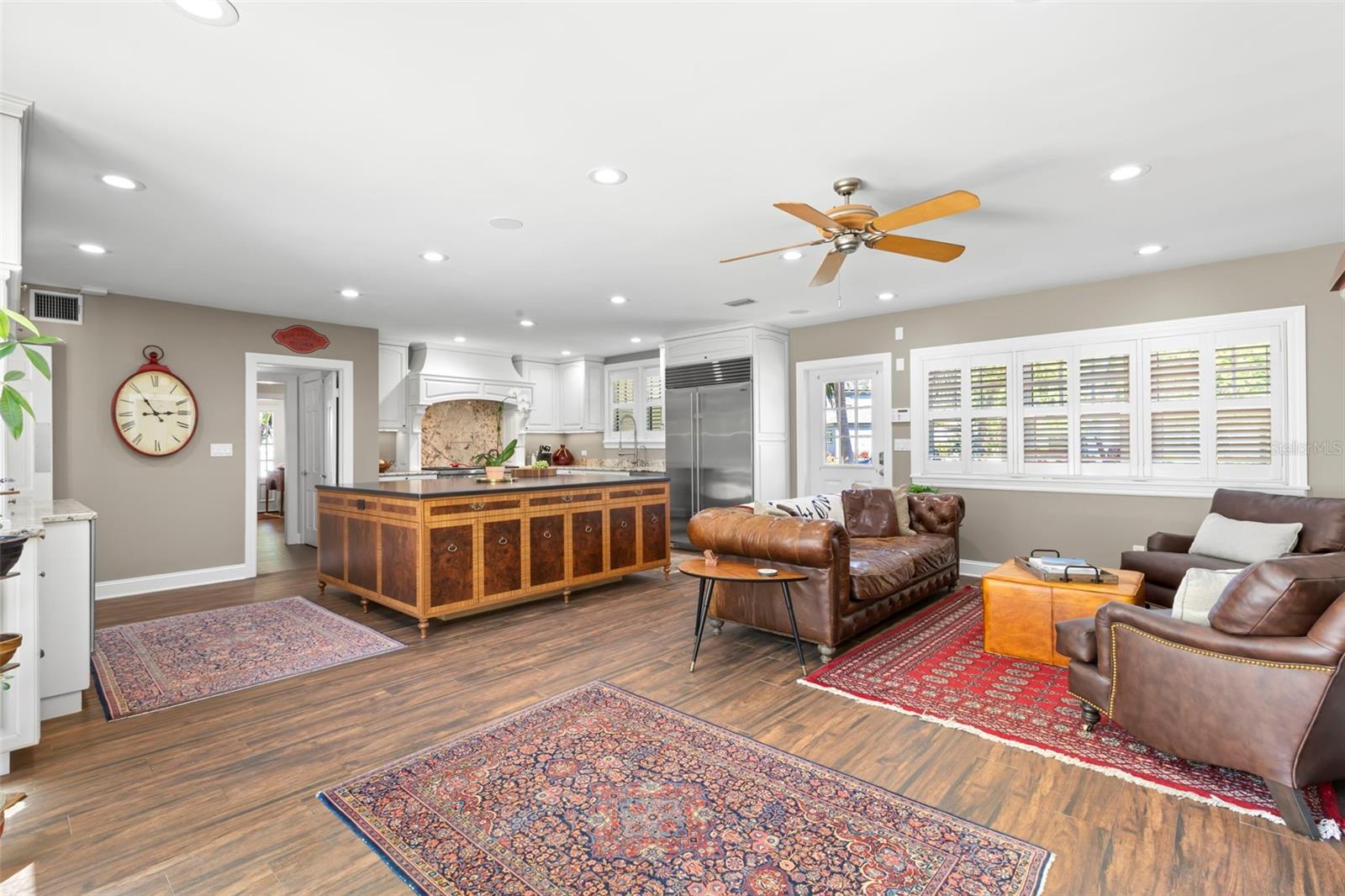 556 21ST AVE NE, ST PETERSBURG, FL, 33704