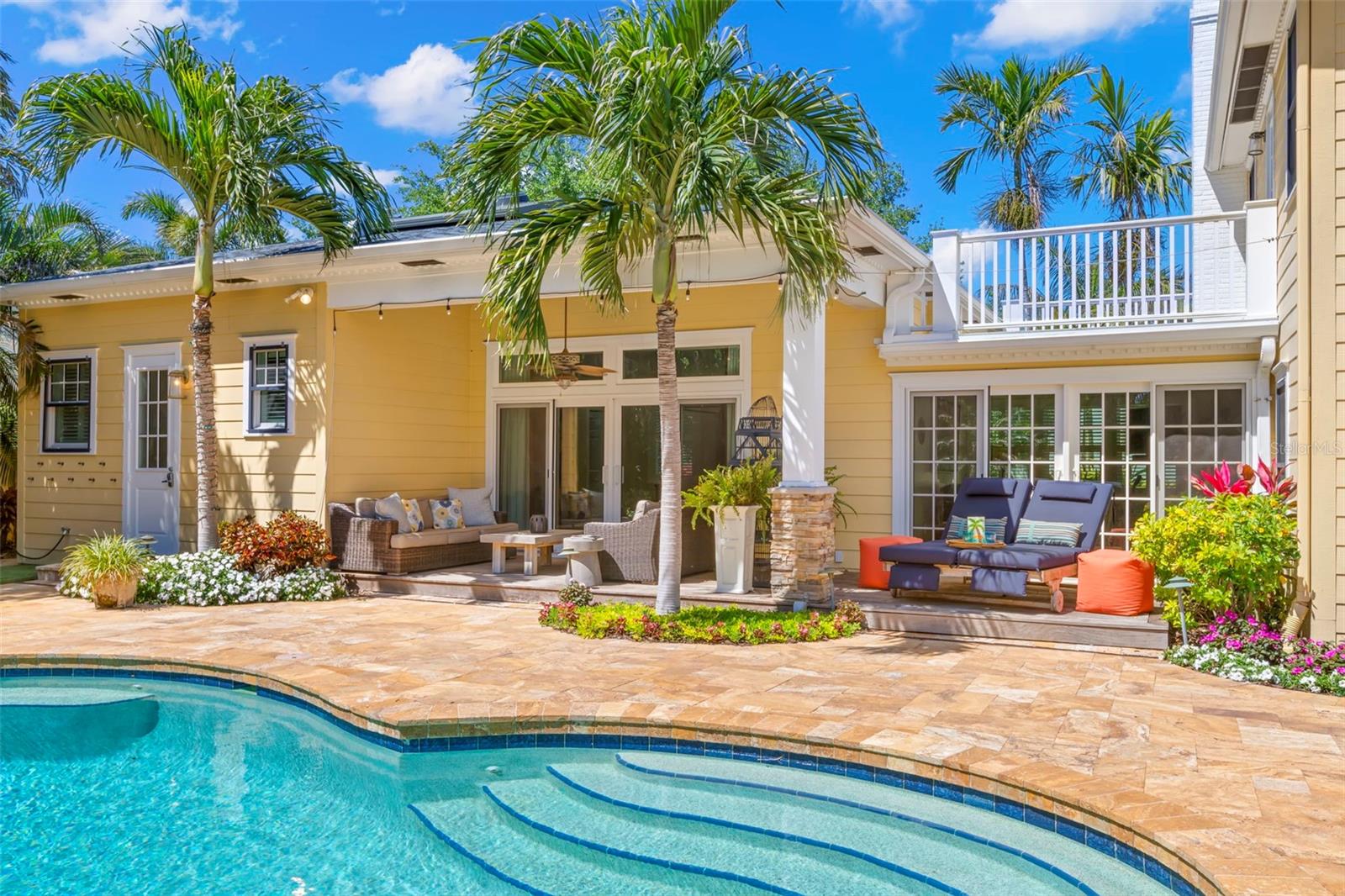 556 21ST AVE NE, ST PETERSBURG, FL, 33704