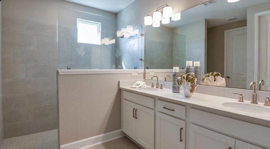 8 GEOSAM DR, PALM COAST, FL, 32137