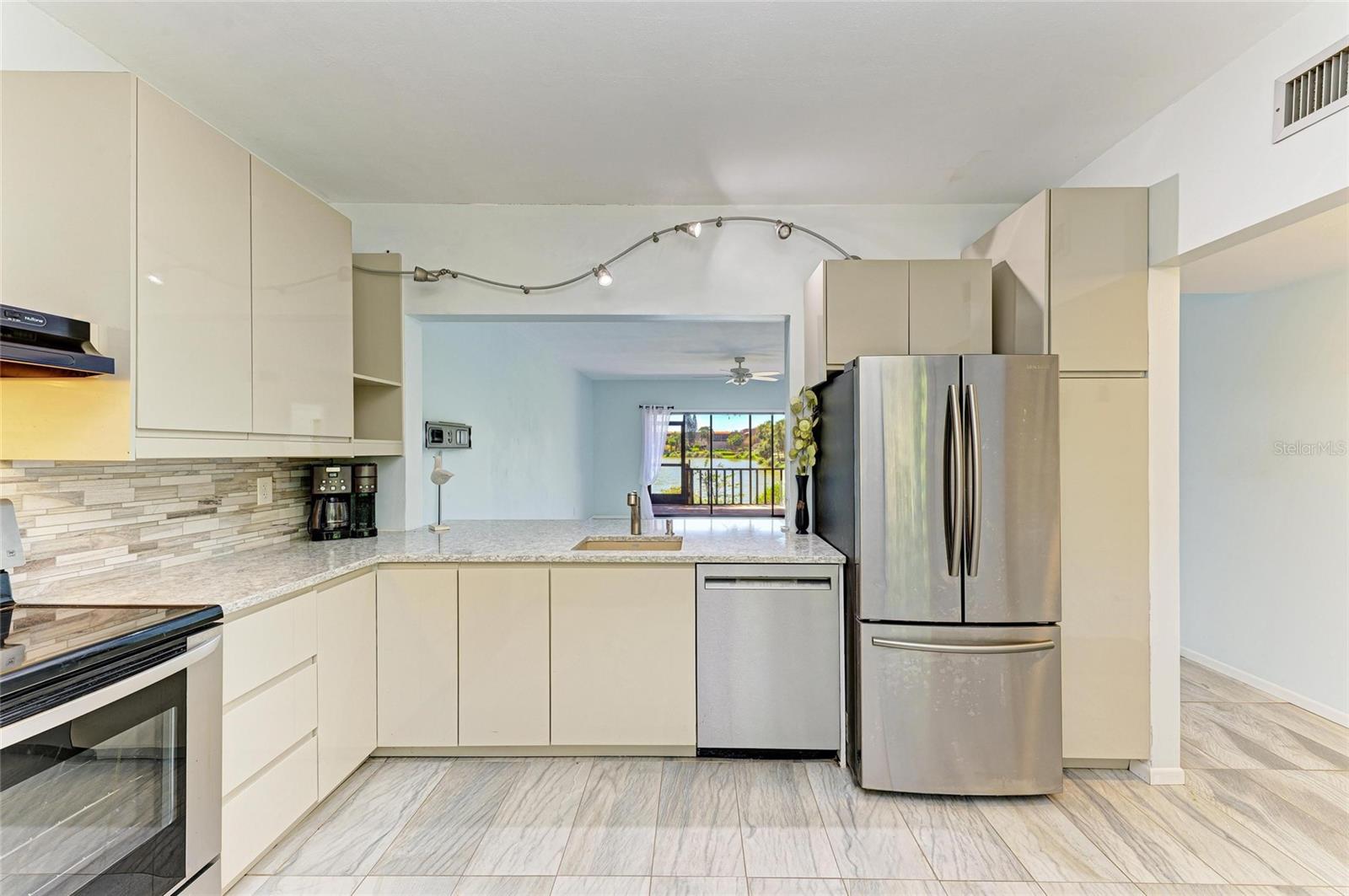 5395 LAKE ARROWHEAD TRL #24, SARASOTA, FL, 34231