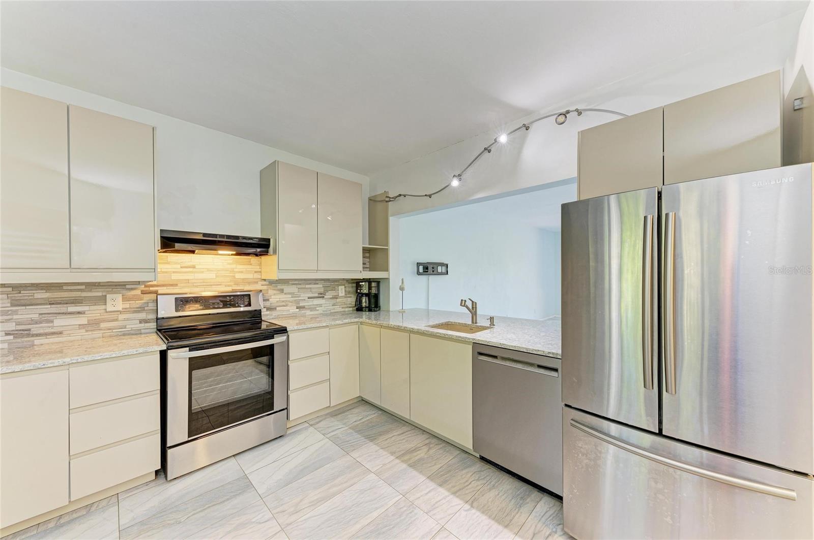 5395 LAKE ARROWHEAD TRL #24, SARASOTA, FL, 34231