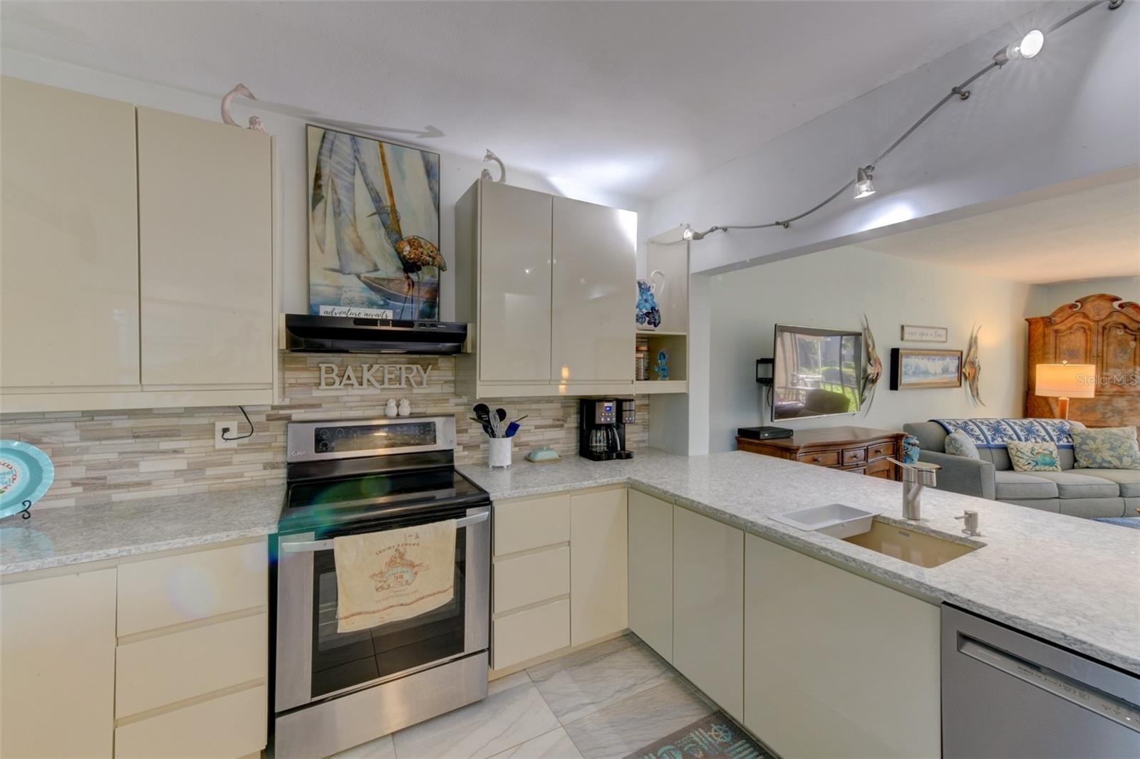 5395 LAKE ARROWHEAD TRL #24, SARASOTA, FL, 34231