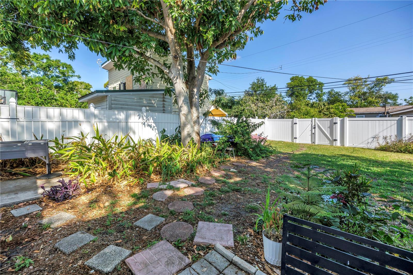 633 47TH AVE N, ST PETERSBURG, FL, 33703