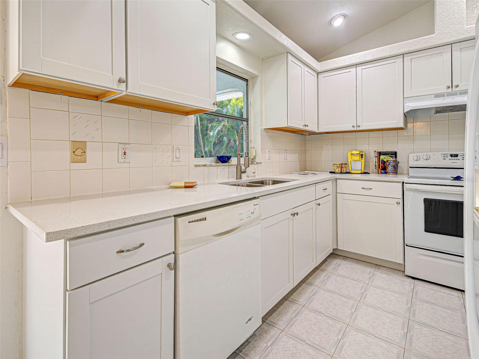 3192 PINETREE ST, PORT CHARLOTTE, FL, 33952