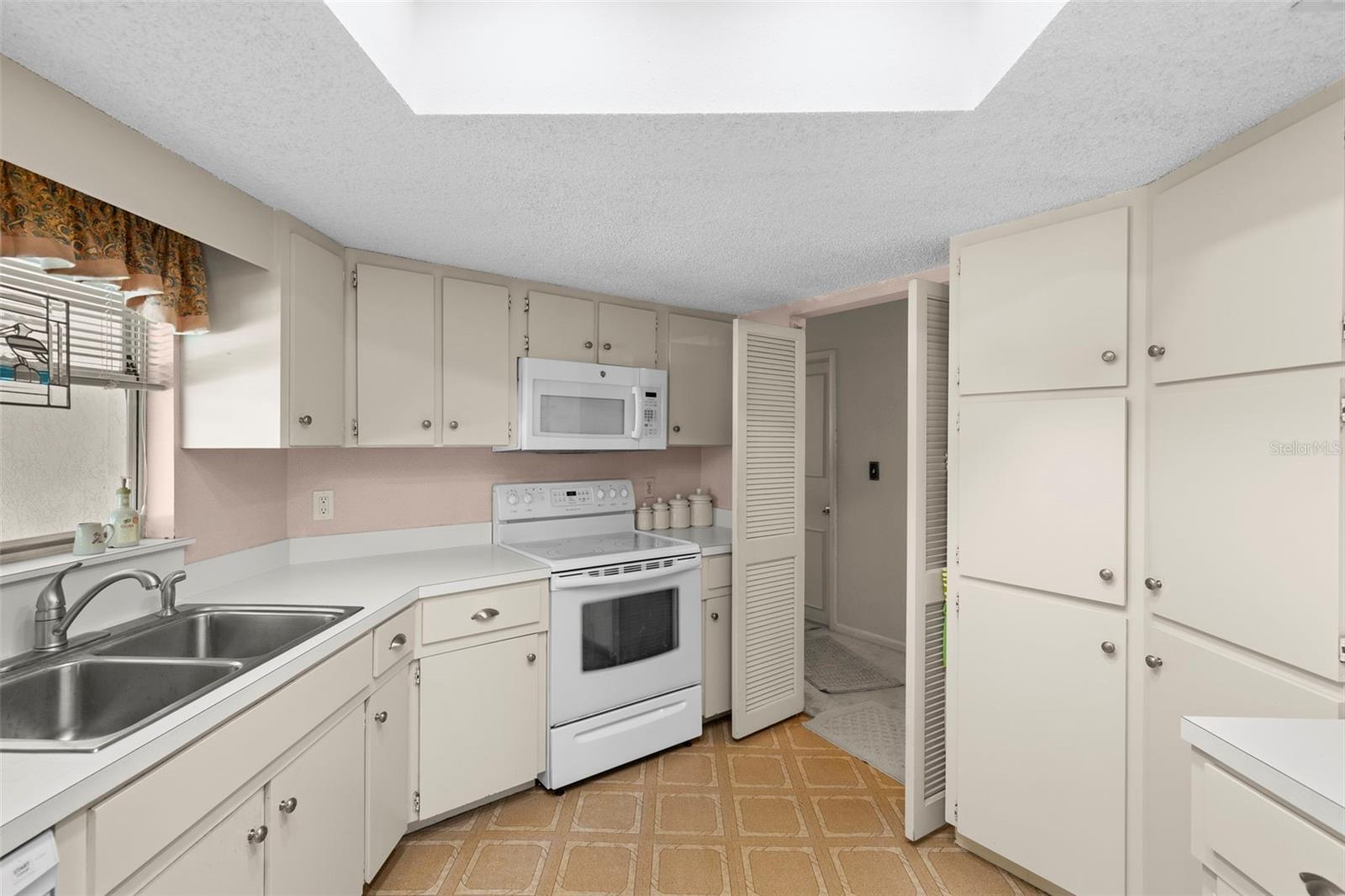 2029 WINDING OAKS DR, PALM HARBOR, FL, 34683