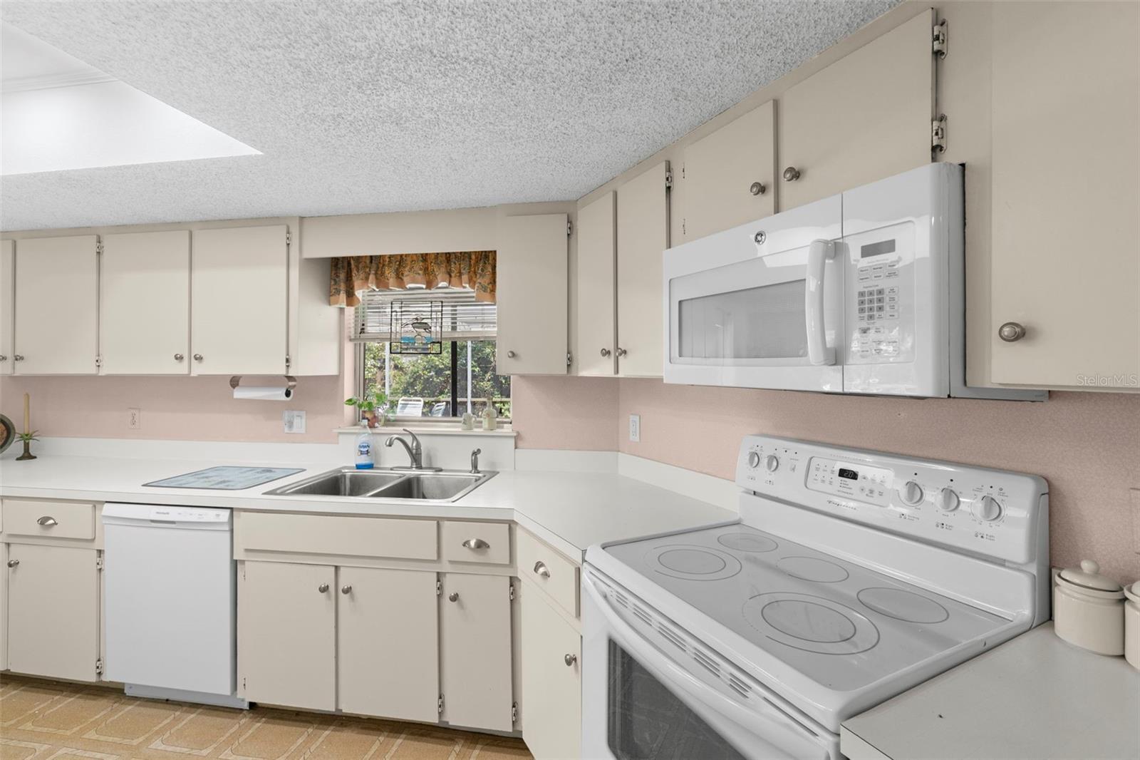 2029 WINDING OAKS DR, PALM HARBOR, FL, 34683