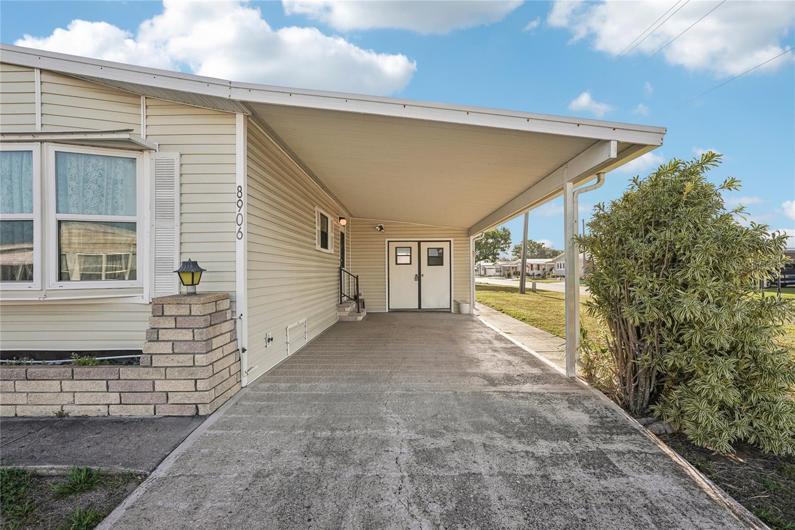 8906 31ST AVE E, PALMETTO, FL, 34221