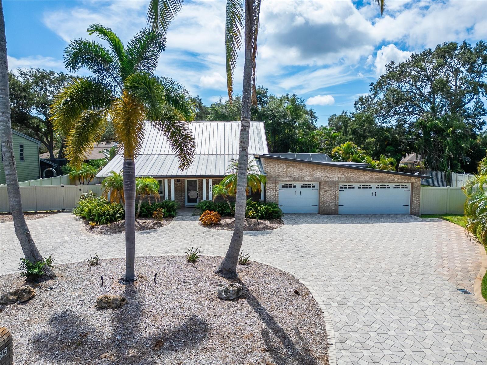 7615 ALHAMBRA DR, BRADENTON, FL, 34209