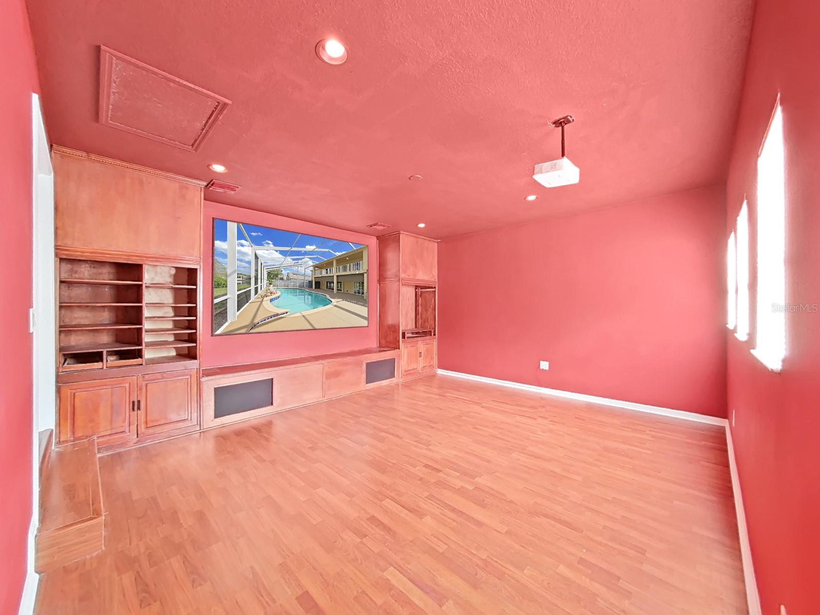 18308 WEYBURNE AVE, TAMPA, FL, 33647