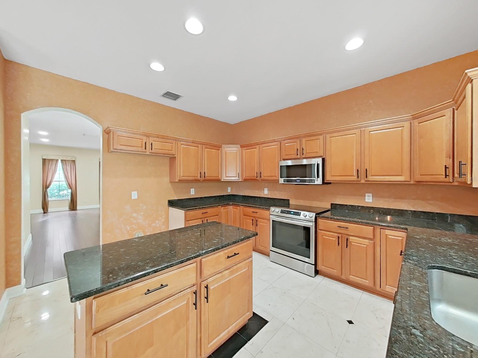 18308 WEYBURNE AVE, TAMPA, FL, 33647