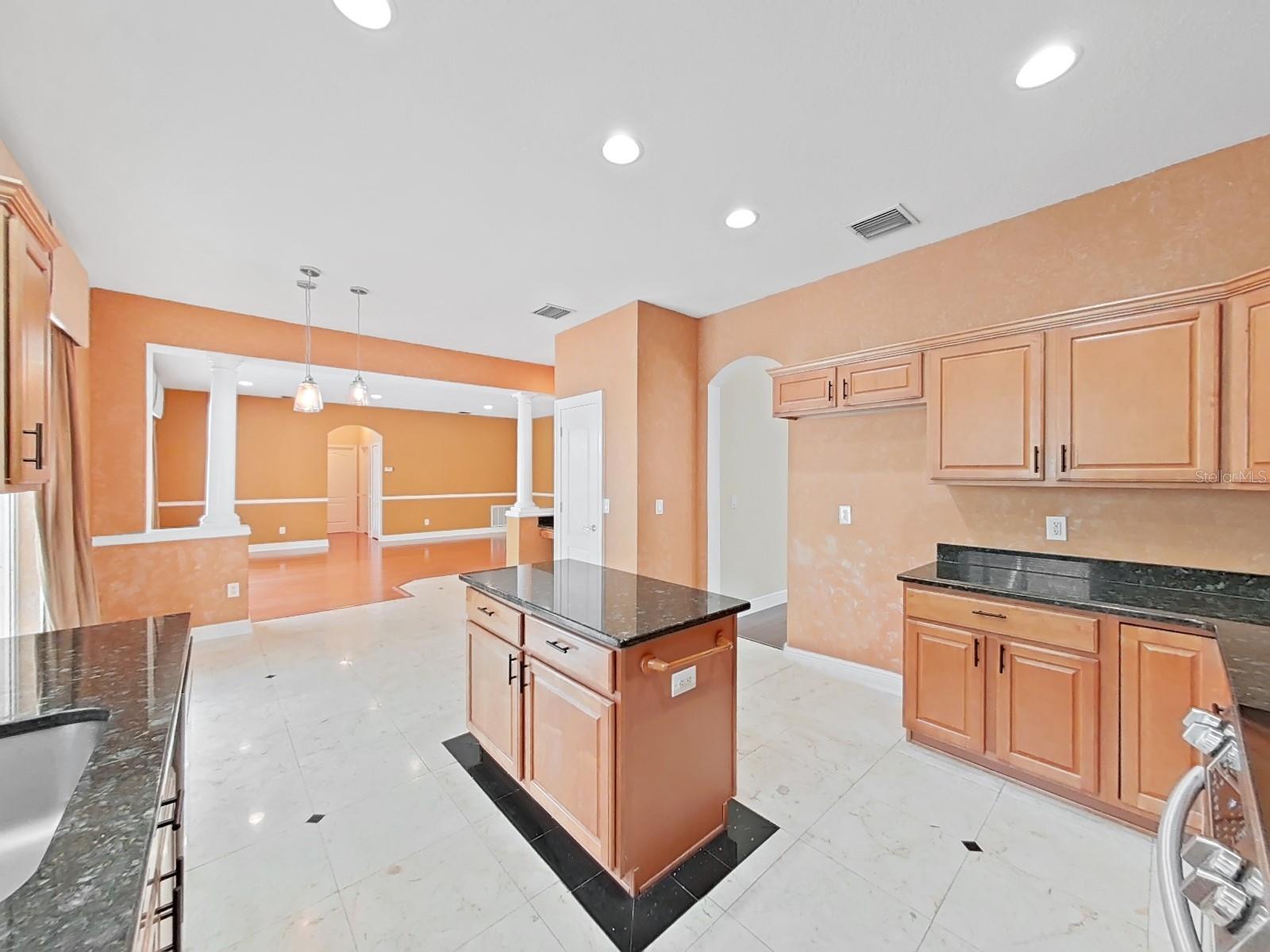 18308 WEYBURNE AVE, TAMPA, FL, 33647