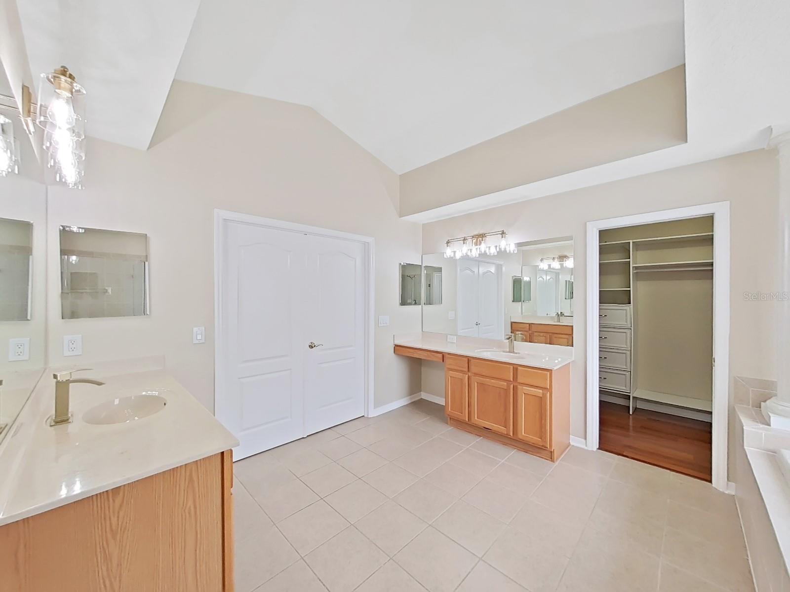 18308 WEYBURNE AVE, TAMPA, FL, 33647