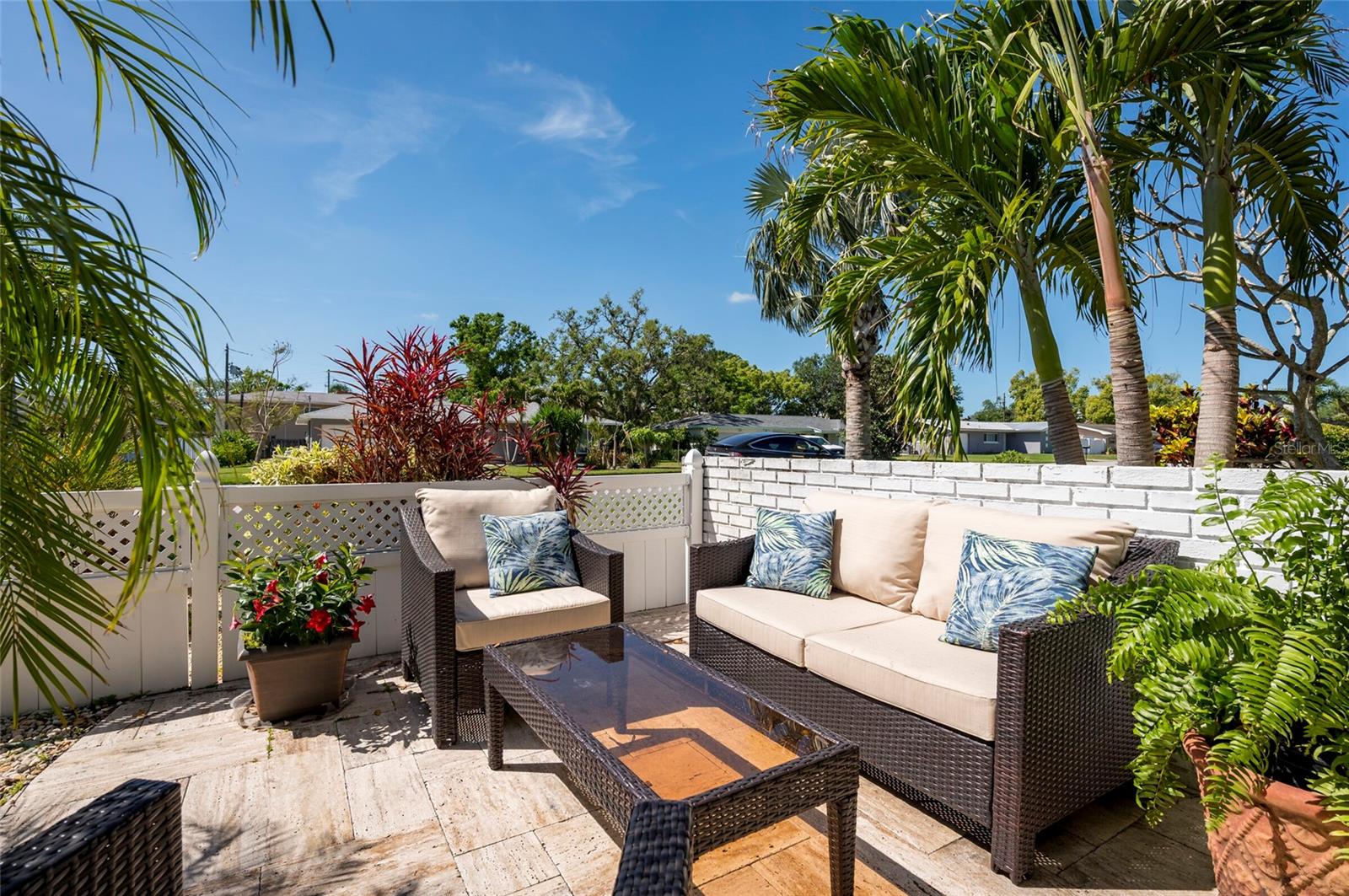 2849 SUNSET BLVD, BELLEAIR BLUFFS, FL, 33770