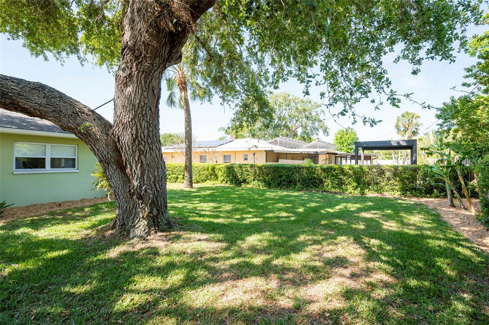 2849 SUNSET BLVD, BELLEAIR BLUFFS, FL, 33770