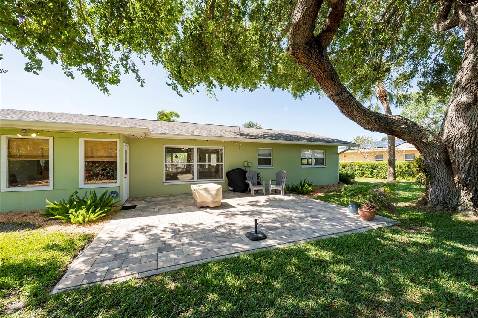 2849 SUNSET BLVD, BELLEAIR BLUFFS, FL, 33770