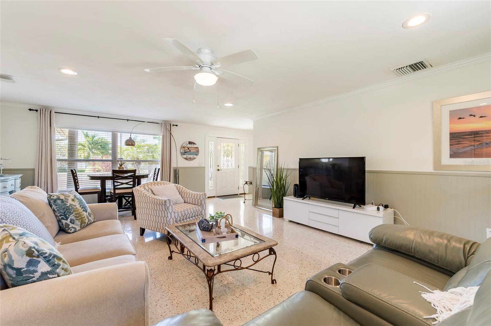 2849 SUNSET BLVD, BELLEAIR BLUFFS, FL, 33770