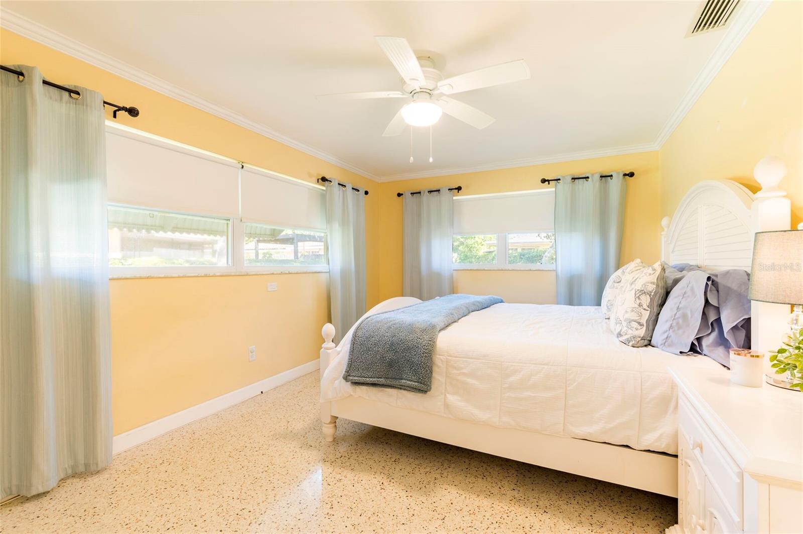 2849 SUNSET BLVD, BELLEAIR BLUFFS, FL, 33770