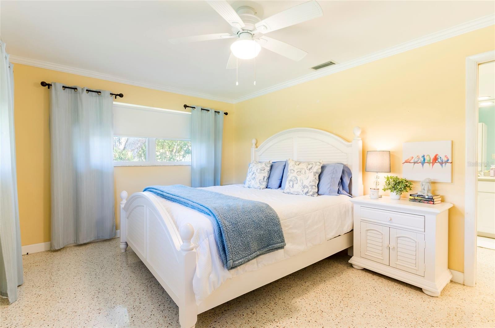 2849 SUNSET BLVD, BELLEAIR BLUFFS, FL, 33770