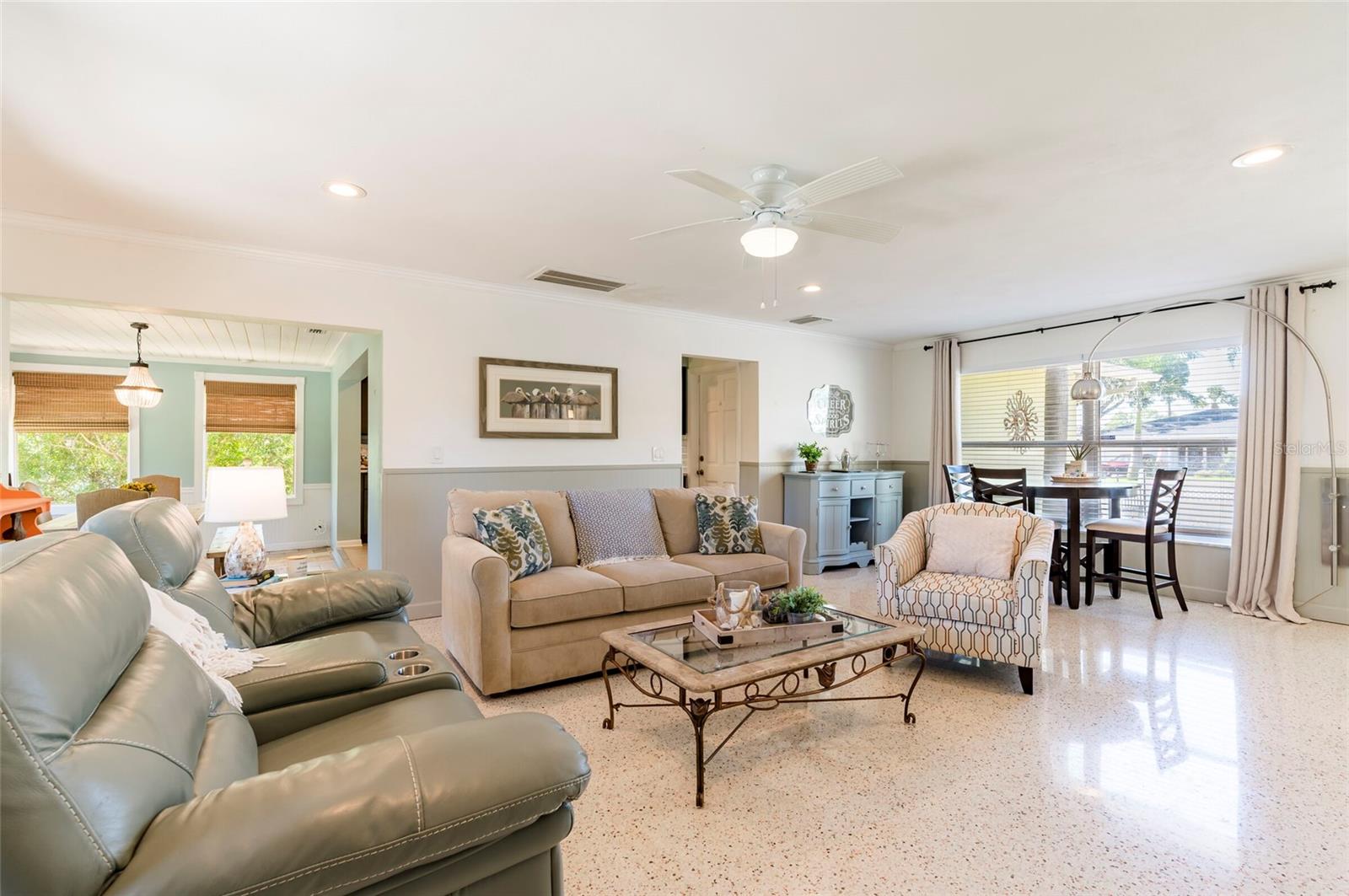 2849 SUNSET BLVD, BELLEAIR BLUFFS, FL, 33770