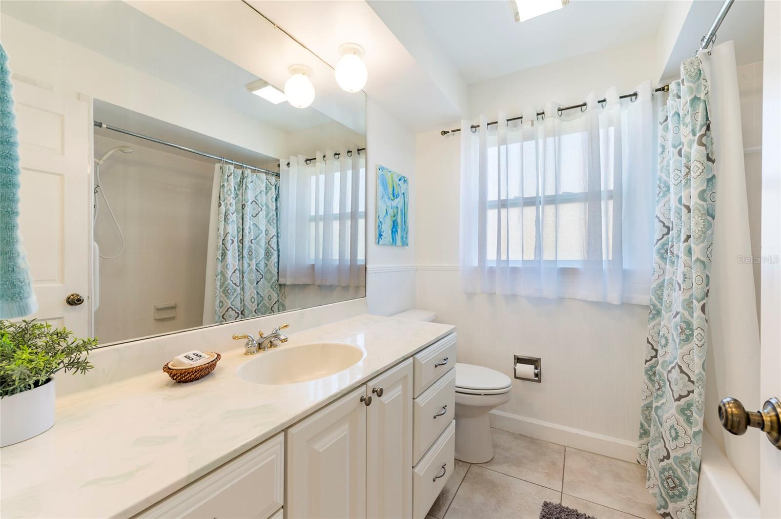 2849 SUNSET BLVD, BELLEAIR BLUFFS, FL, 33770