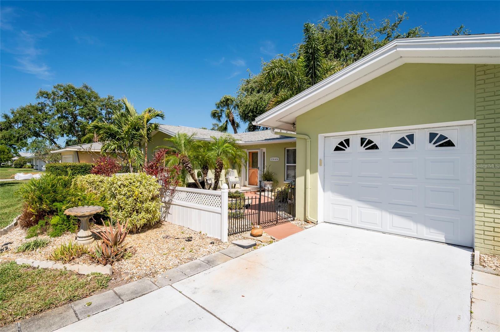 2849 SUNSET BLVD, BELLEAIR BLUFFS, FL, 33770