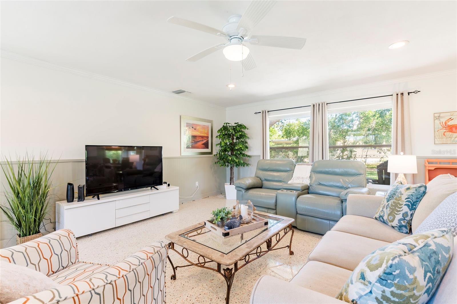 2849 SUNSET BLVD, BELLEAIR BLUFFS, FL, 33770