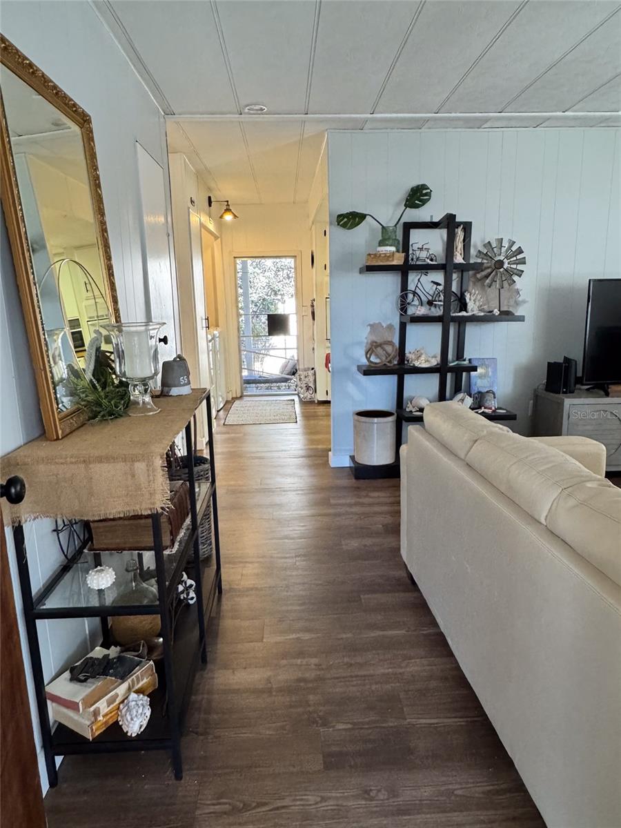 3717 ANCHOR DR, TAMPA, FL, 33611