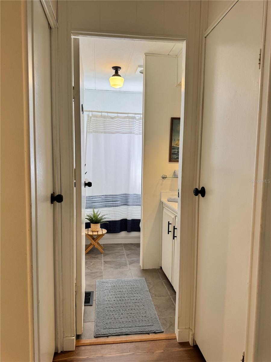 3717 ANCHOR DR, TAMPA, FL, 33611