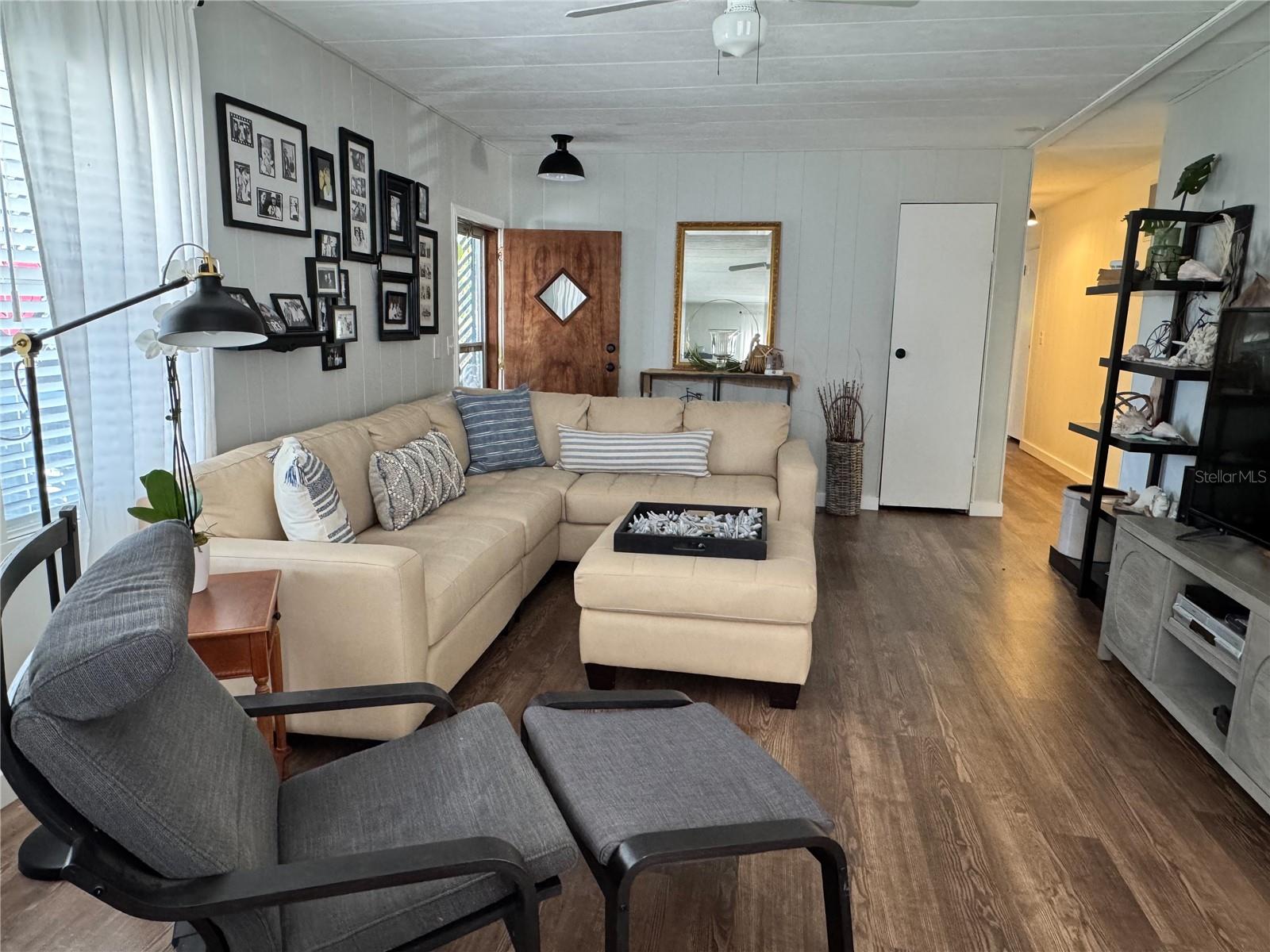 3717 ANCHOR DR, TAMPA, FL, 33611