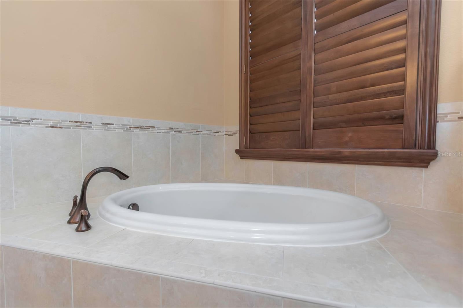 2630 GRAND LAKESIDE DR, PALM HARBOR, FL, 34684