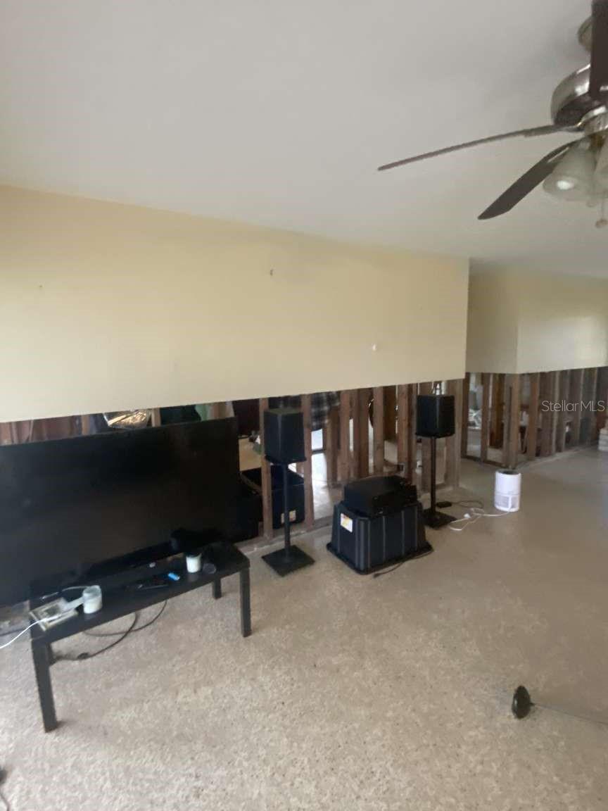 825 BLUE HERON BLVD, RUSKIN, FL, 33570