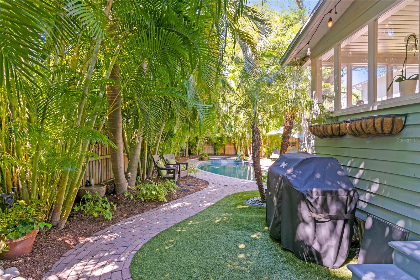 2107 W WATROUS AVE, TAMPA, FL, 33606