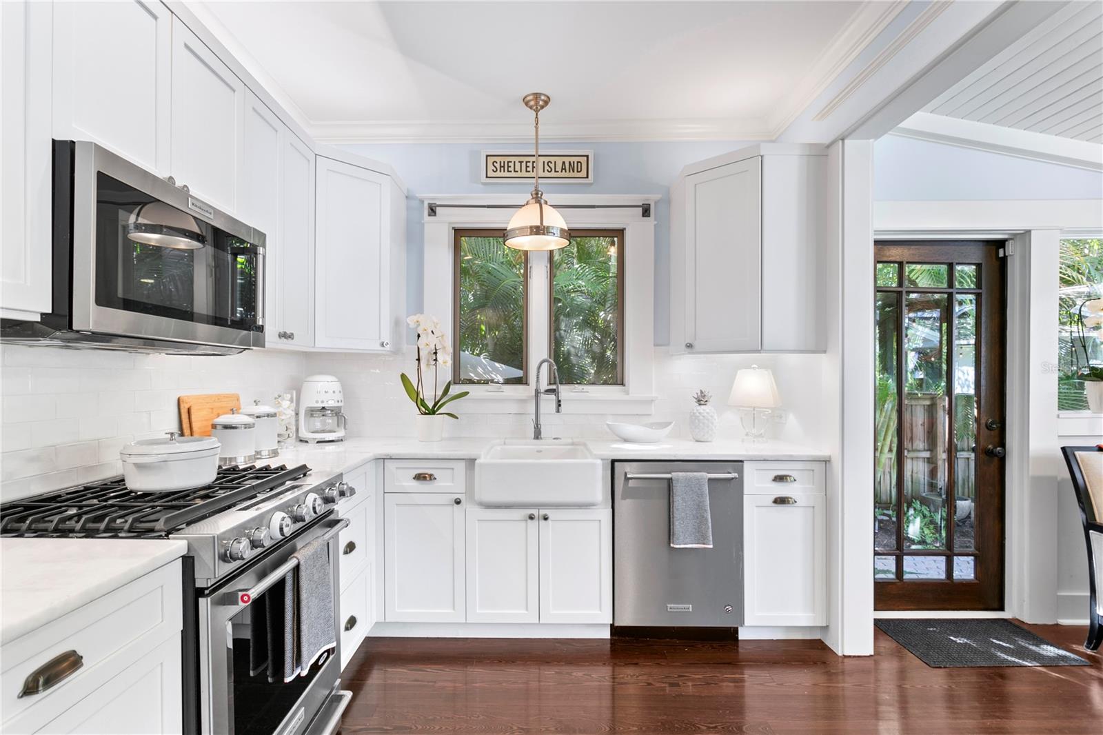 2107 W WATROUS AVE, TAMPA, FL, 33606