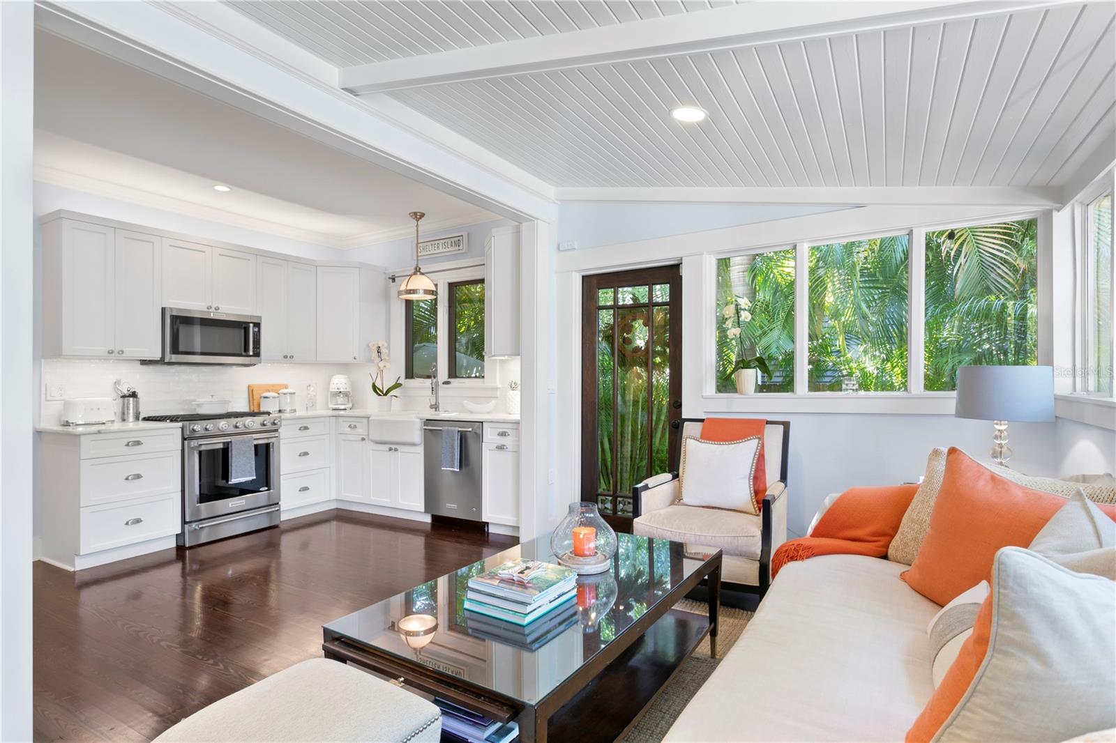 2107 W WATROUS AVE, TAMPA, FL, 33606