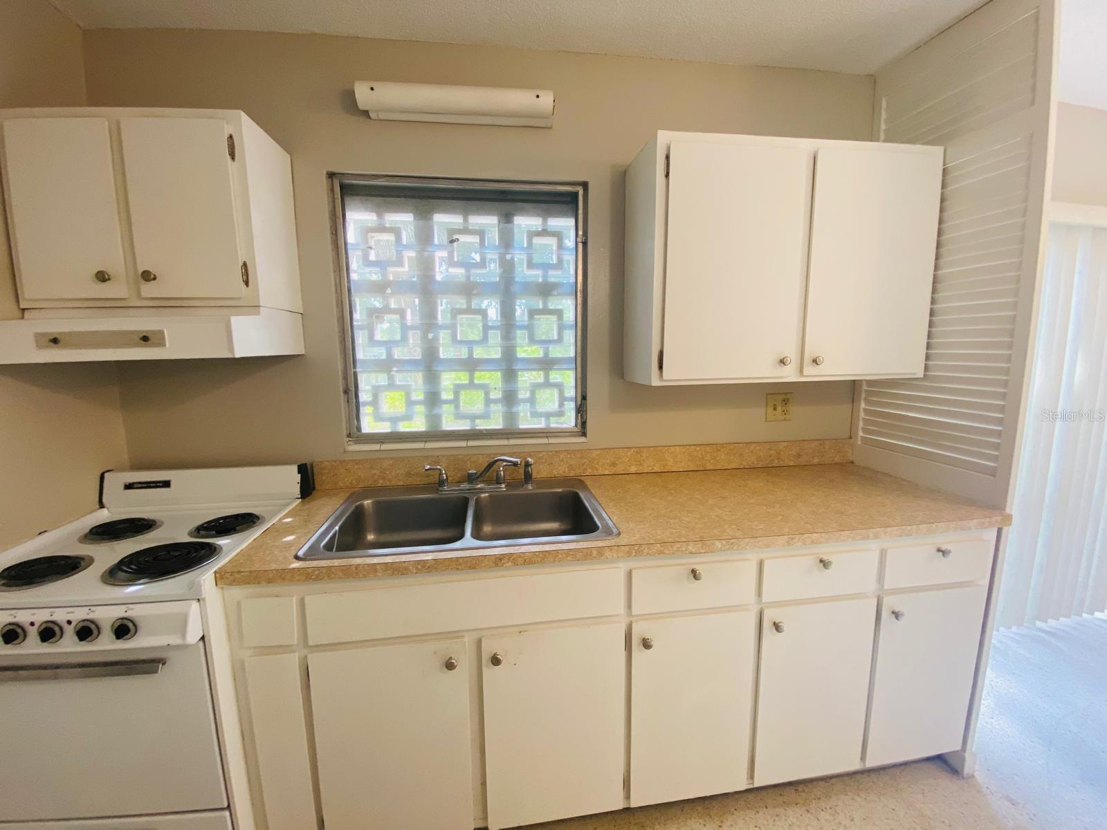 305 E DAKIN AVE #12, KISSIMMEE, FL, 34741