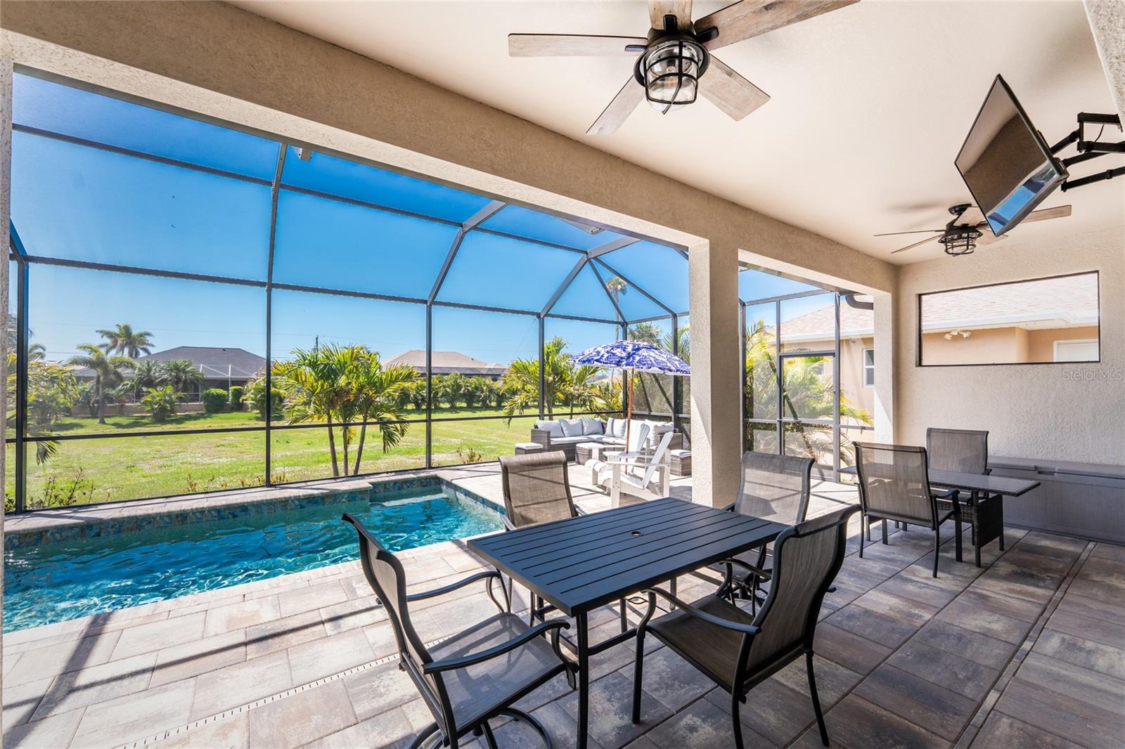 212 ROTONDA BLVD E, ROTONDA WEST, FL, 33947