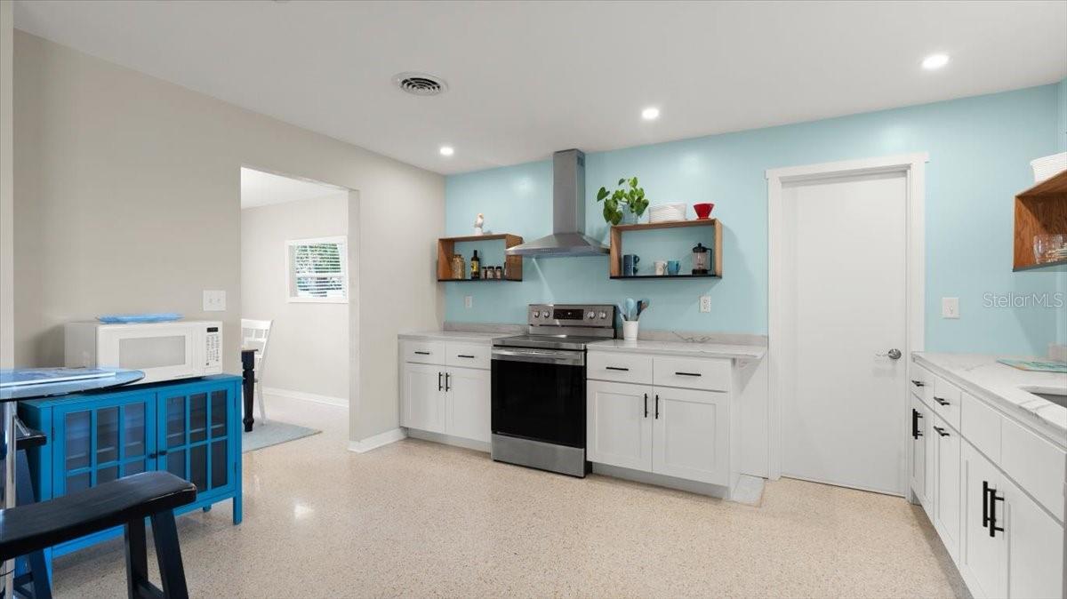 121 ELLICOTT DR, ORMOND BEACH, FL, 32176