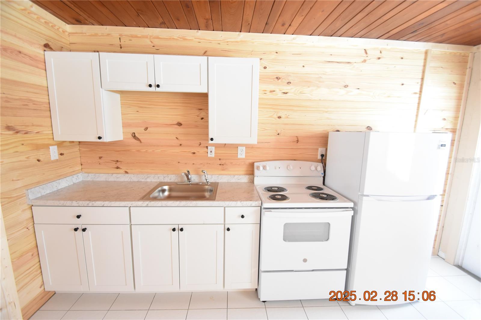 146 CORAL AVE #B, REDINGTON SHORES, FL, 33708