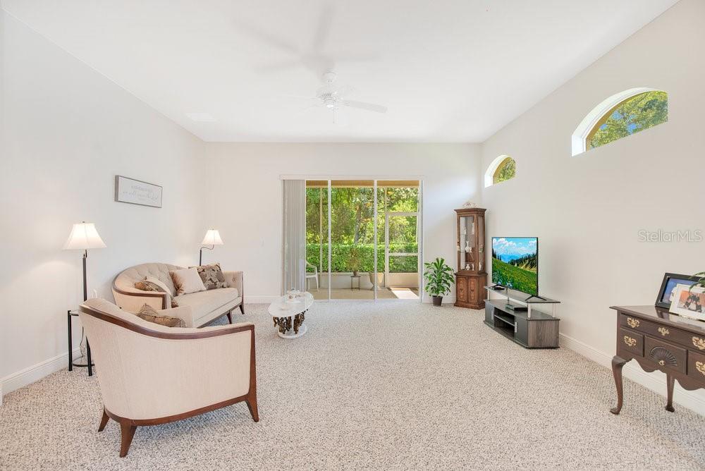 333 LA CREEK CT, DEBARY, FL, 32713
