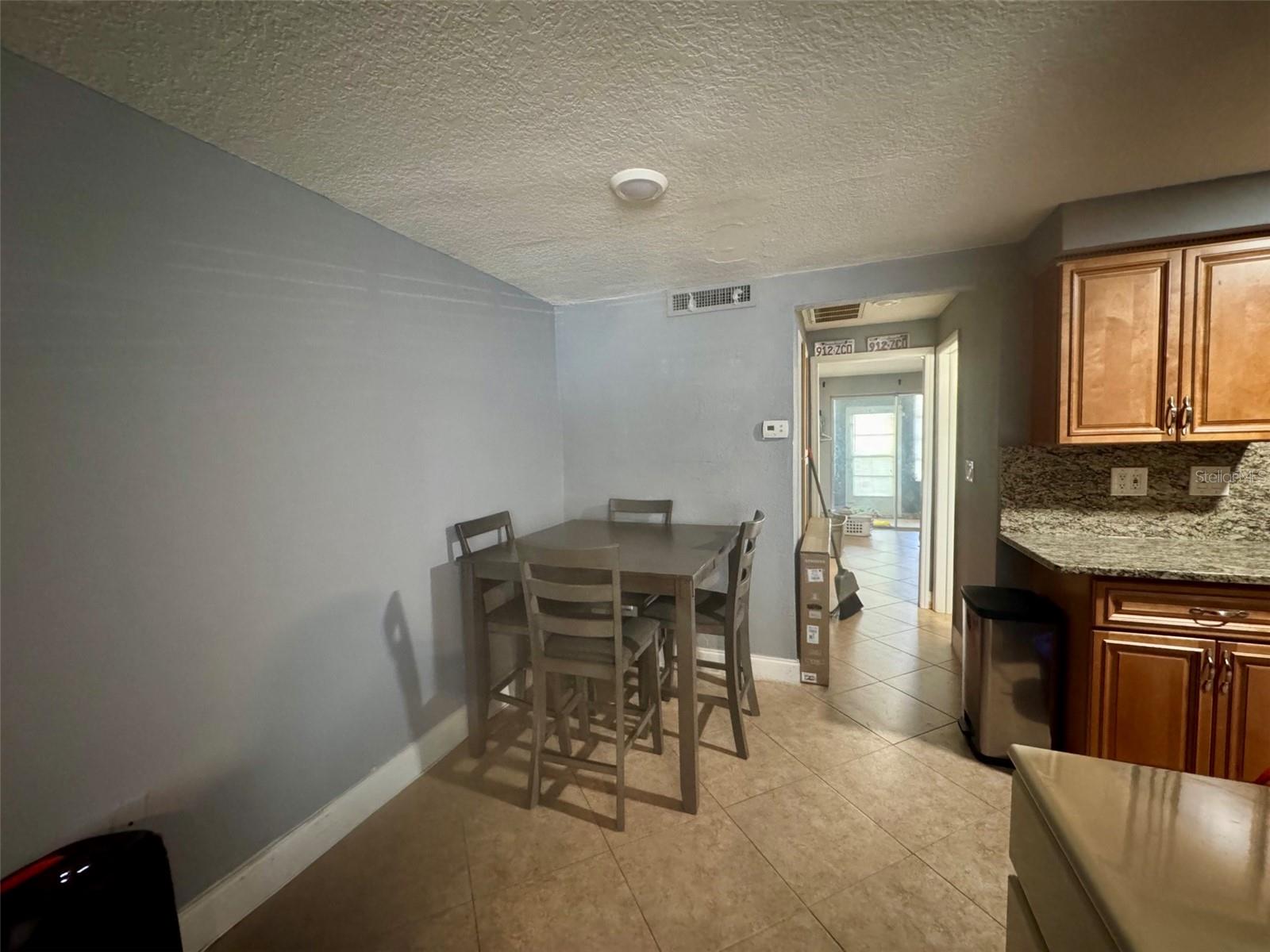 W7874172 Property Photo