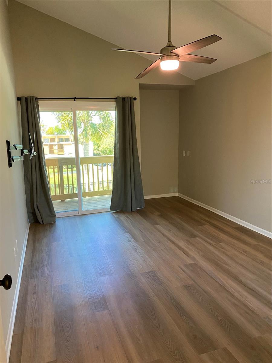 1051 S HIGHLAND ST #5D, MOUNT DORA, FL, 32757