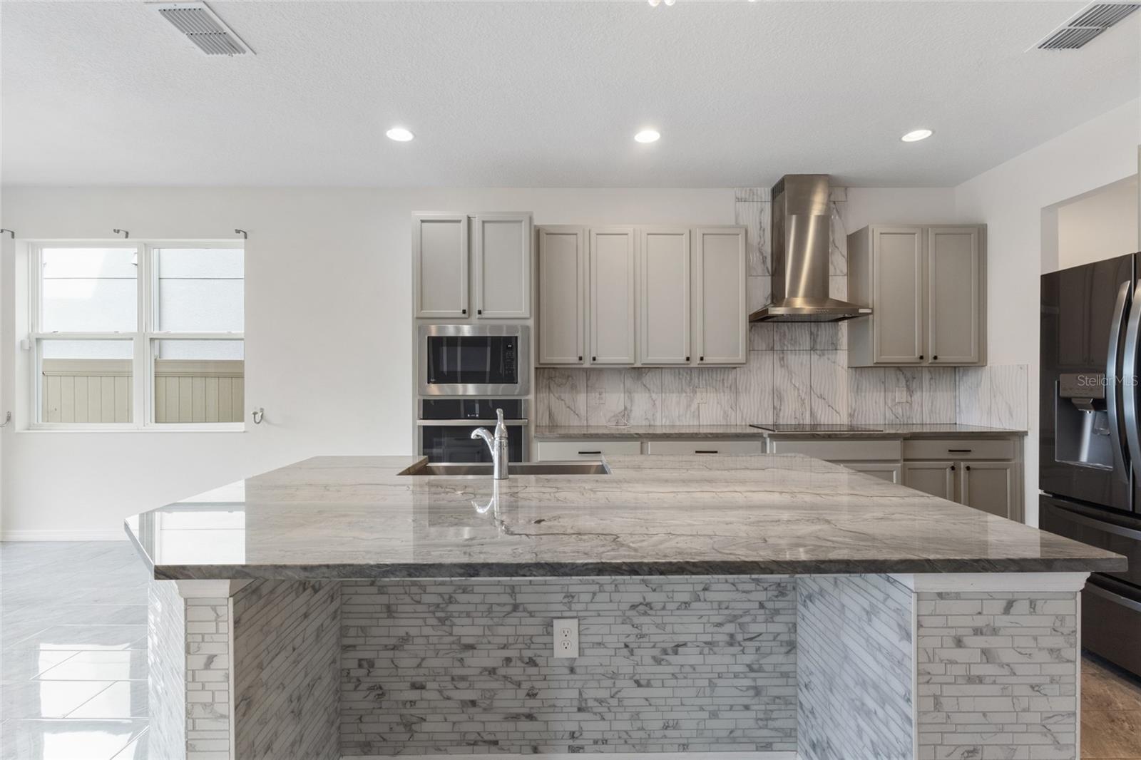 2556 LEYLAND CYPRESS LN, SANFORD, FL, 32773