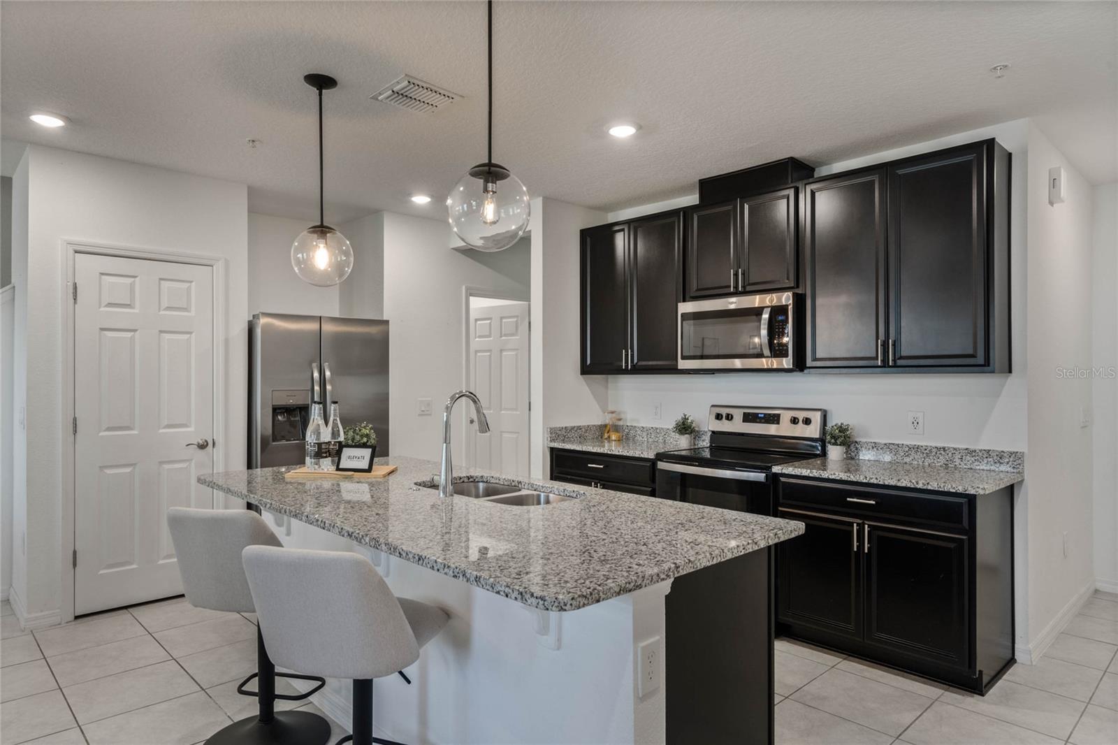 1115 DESERT CANDLE DR, OCOEE, FL, 34761