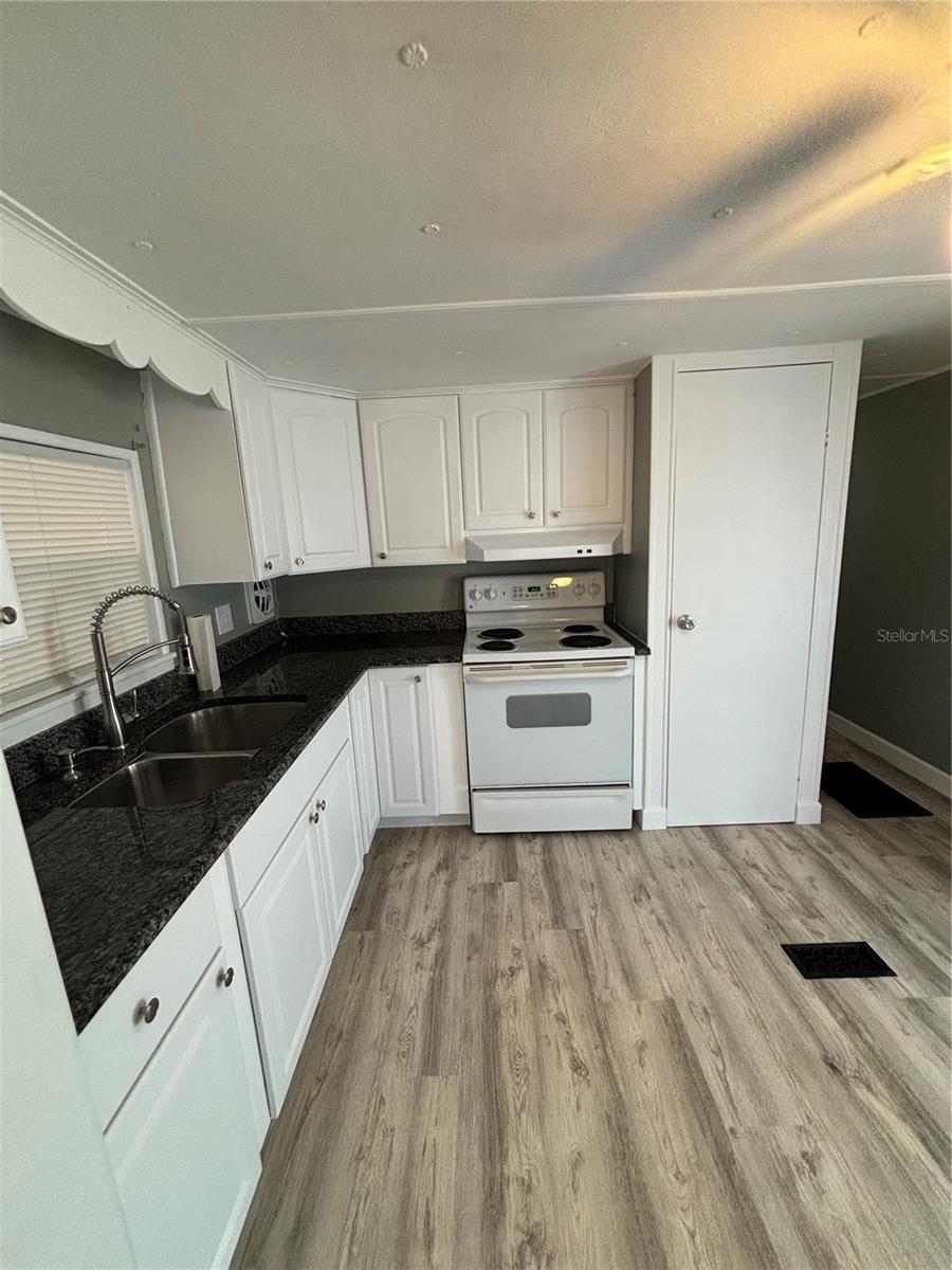 5316 53RD AVE E #B11, BRADENTON, FL, 34203