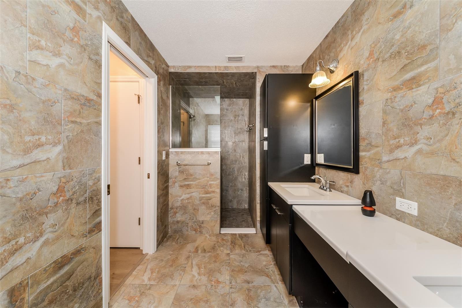 8416 CYPRESS LAKE CIR, SARASOTA, FL, 34243